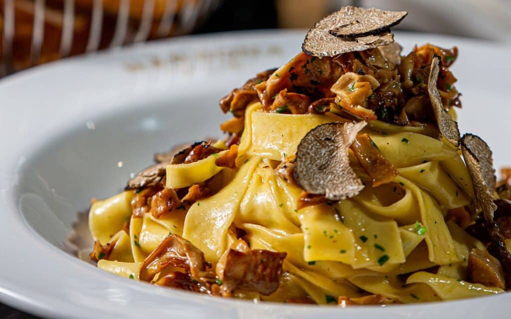 Narbona Restaurant & Farm Market Opens in CocoWalk