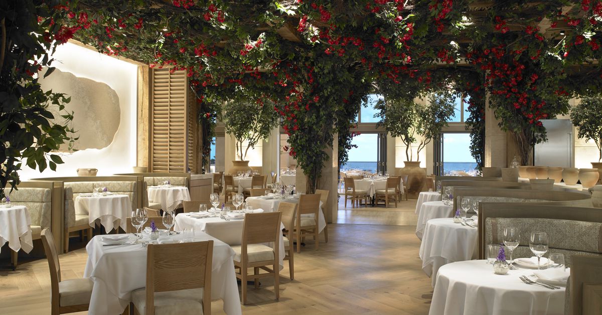 Avra Estiatorio Opens in Miami